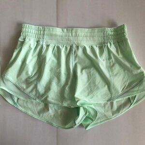 LULULEMON Hotty Hot Short 2.5"